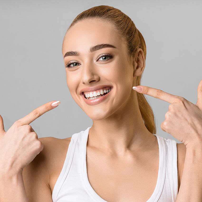 Les Couronnes Céramiques : Une Solution Esthétique et Durable pour un Sourire Parfait